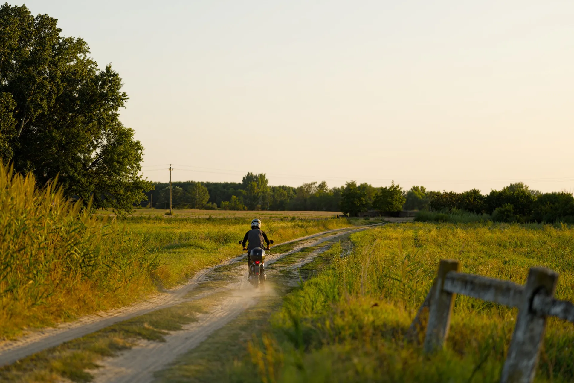 Sundown photos in Sziksós