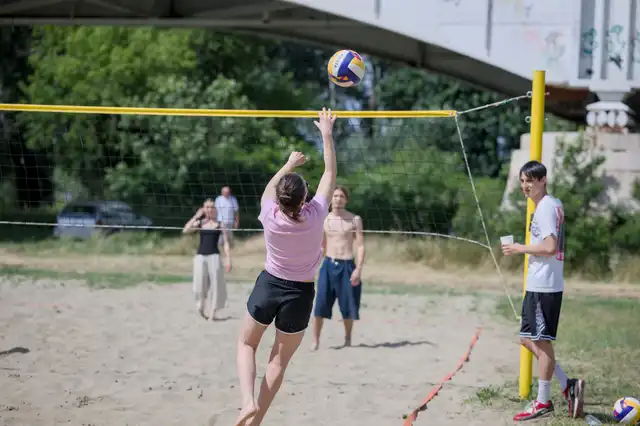 Young people's volleyball championship on Lapos Beach