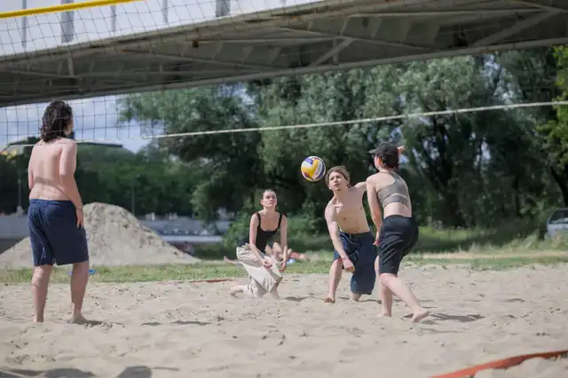 Young people's volleyball championship on Lapos Beach