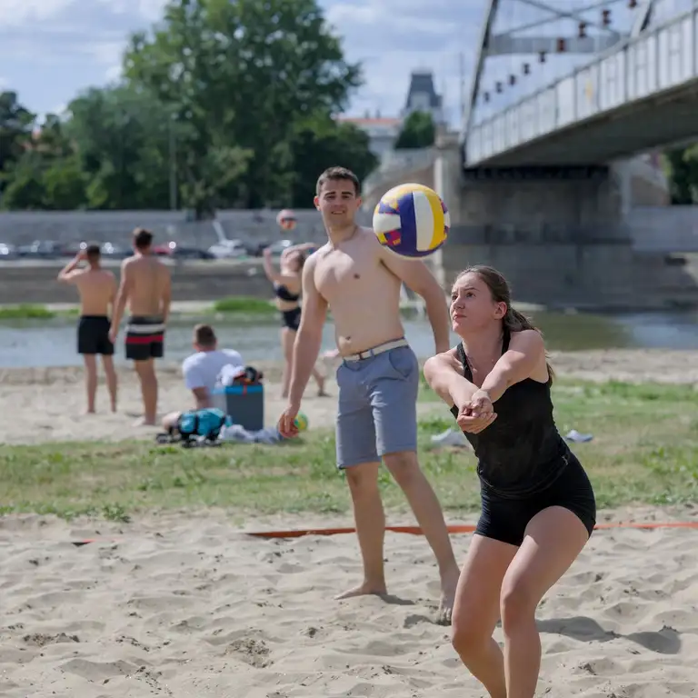 Young people's volleyball championship on Lapos Beach